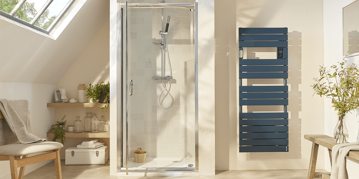 sèche serviettes atlantic bleu salle de bain chaleureuse douche et plantes