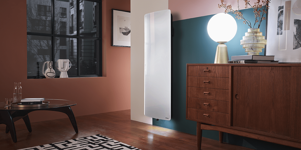 radiateur électrique vertical avec lumière dans salon